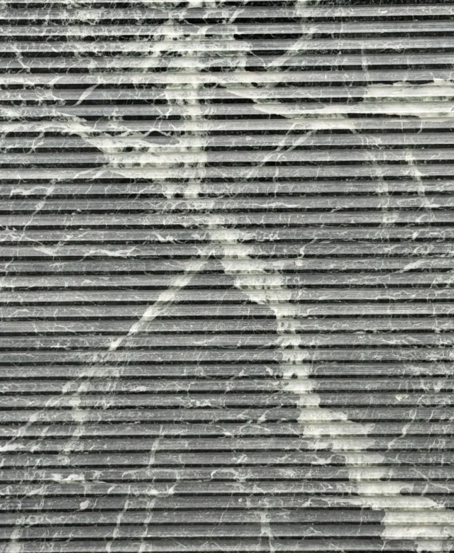 Marmura Tinos Riflata Edge, 2 cm